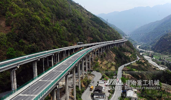 大凉山高速公路